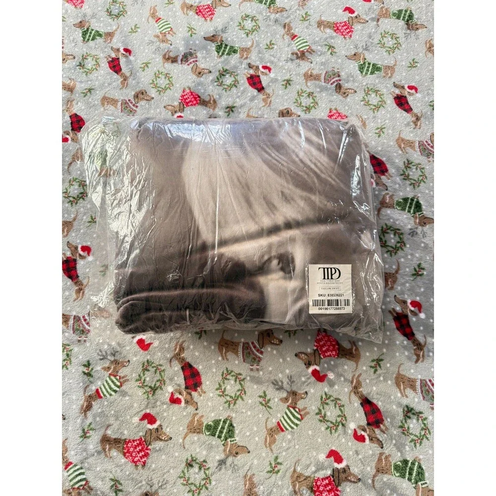 Taylor Swift TTPD Blanket- No longer available on her website!! - Picture 3 of 3